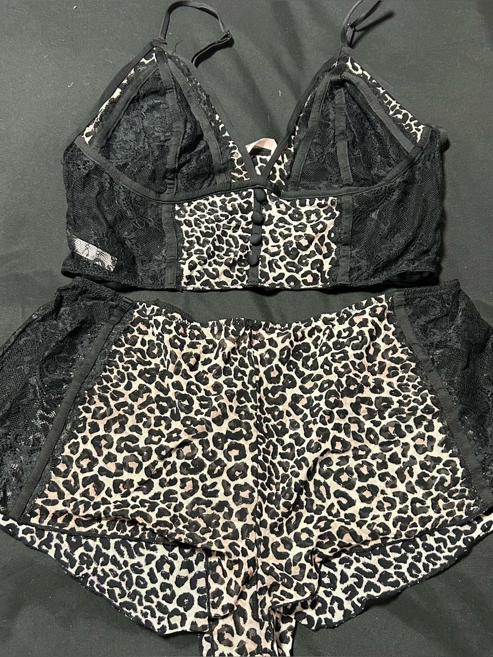 La Vie En Rose 2 piece leopard lounge lingerie set.